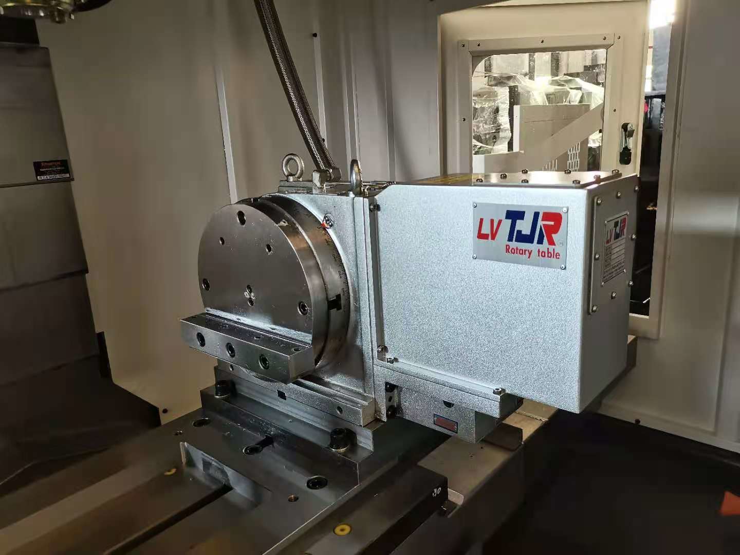 Elevated Column 8000rpm CNC Vertical Mill Machine 3 Axis Shield