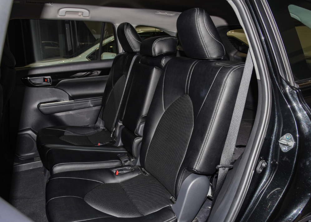 Toyota Highlander SUV Gasoline Powered Cars 7 Seaters Highlander Suv