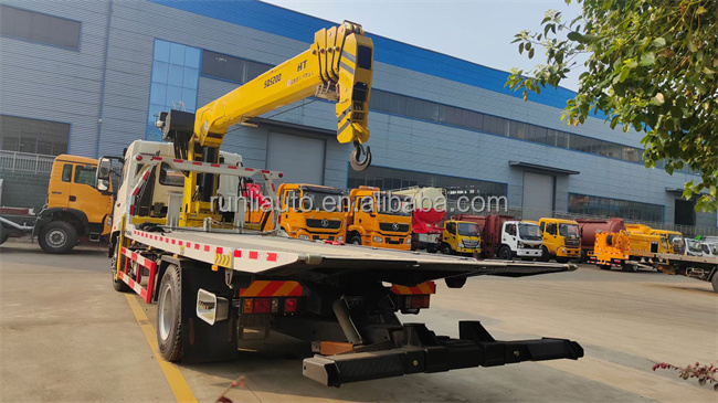 HOWO Brand Towing Truck 10 Tons Flat Bed Wrecker Tow Truck Equipment 8 Tons Straight Boom Crane