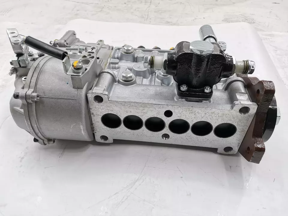 ISUZU Car Fitment BHT6P110 P10Z002 BP5676 Diesel Engine Fuel Injection Pump for DCEC Hongyan SDEC C6121 CATERPILLAR