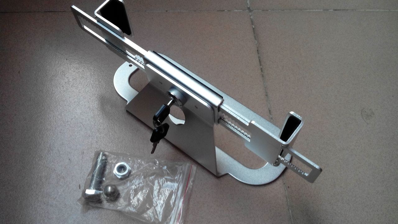 laptop computer anti-theft display mounting bracket for retail stores
