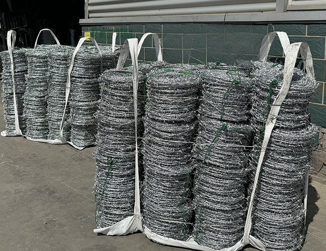 Rust Resistance 1.8mm Double Strand Traditional Twist Barbed Wire Roll