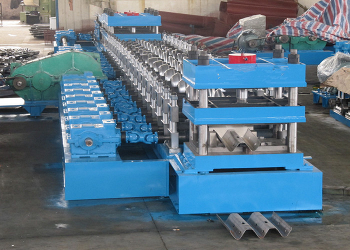 Three Wave Crash Barrier Roll Forming Machine Highway Guardrail Fence Post