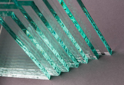 Qualified/High Transparency Clear Glass with Application to Building/Furniture/Automobile