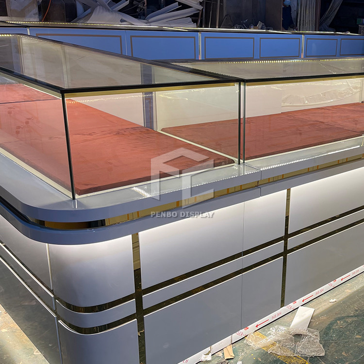 Spay Painting Jewelry Shop Furniture Two Drawers In Back