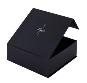 China Luxury 1200gsm Black Gift Box Magnetic 2 Sided Printing wholesale