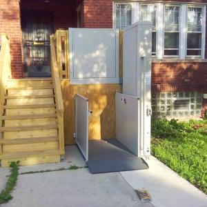 China 250kg Hydraulic Wheelchair Lift Climbing Stair Wheelchair Elevator wholesale