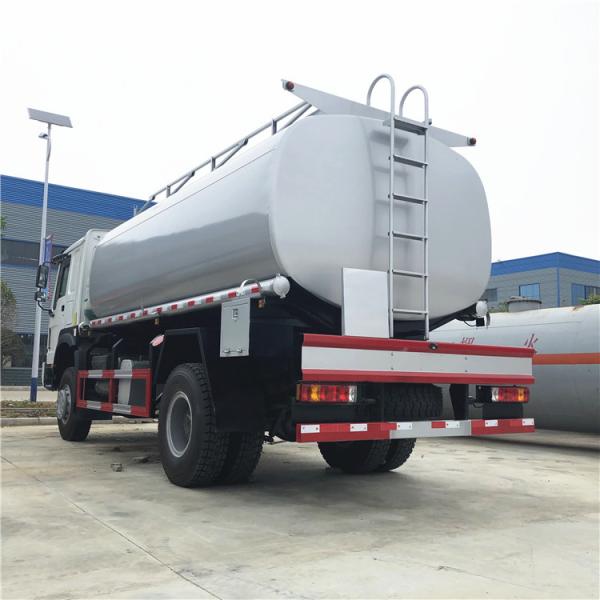 Sinotruk HOWO 4x4 Fuel Tank Truck , High Suspension Water Tank Truck 12-15m3