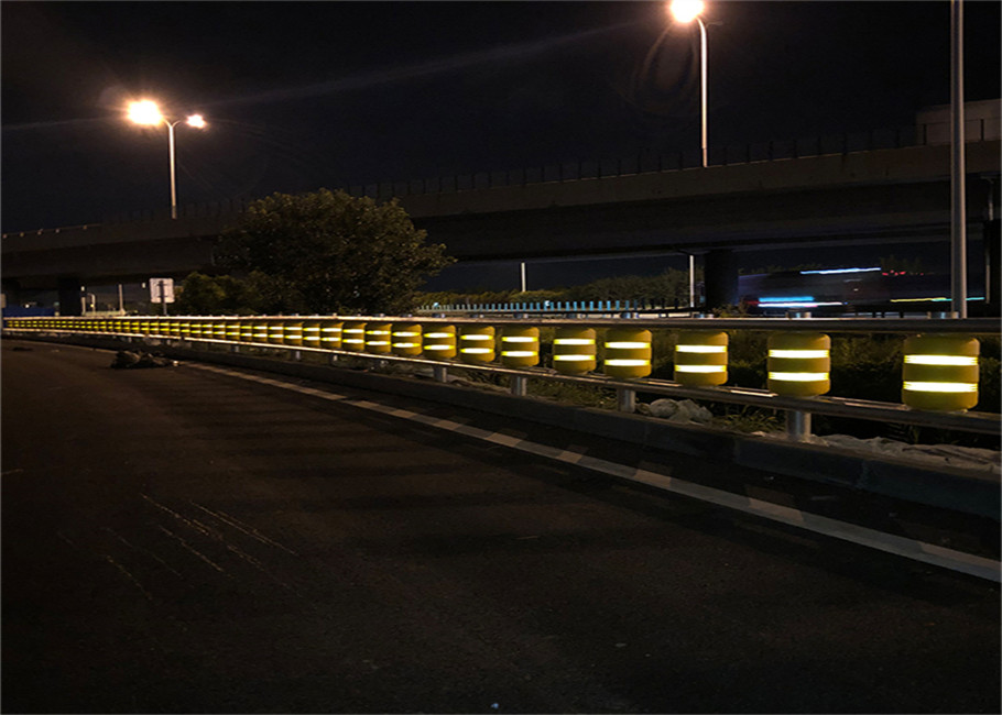 Metal Beam Rolling Guardrail Barrier Ethylene Vinyl Acetate Copolymer Material