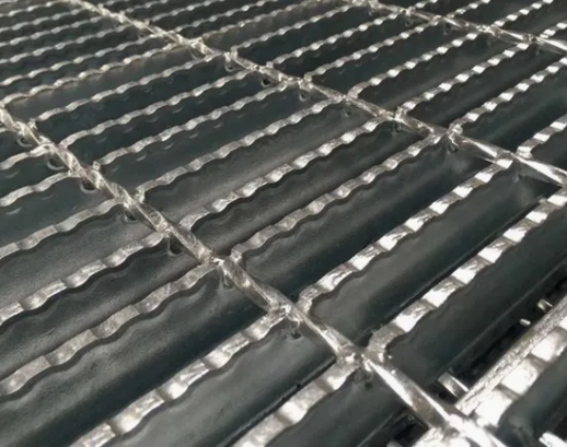 ISO9001 Certified Galvanized Steel Stair Treads with Perforated Metal for Pedestrian Traffic