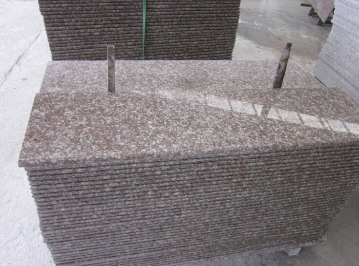 Cut - To - Size Polished Granite Stone G687 Heat And Scratch Resistant