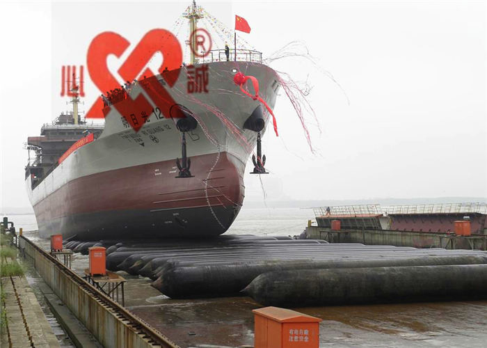 Cylindrical Shape Ship Launching Airbags High Pressure 24 Months Warranty