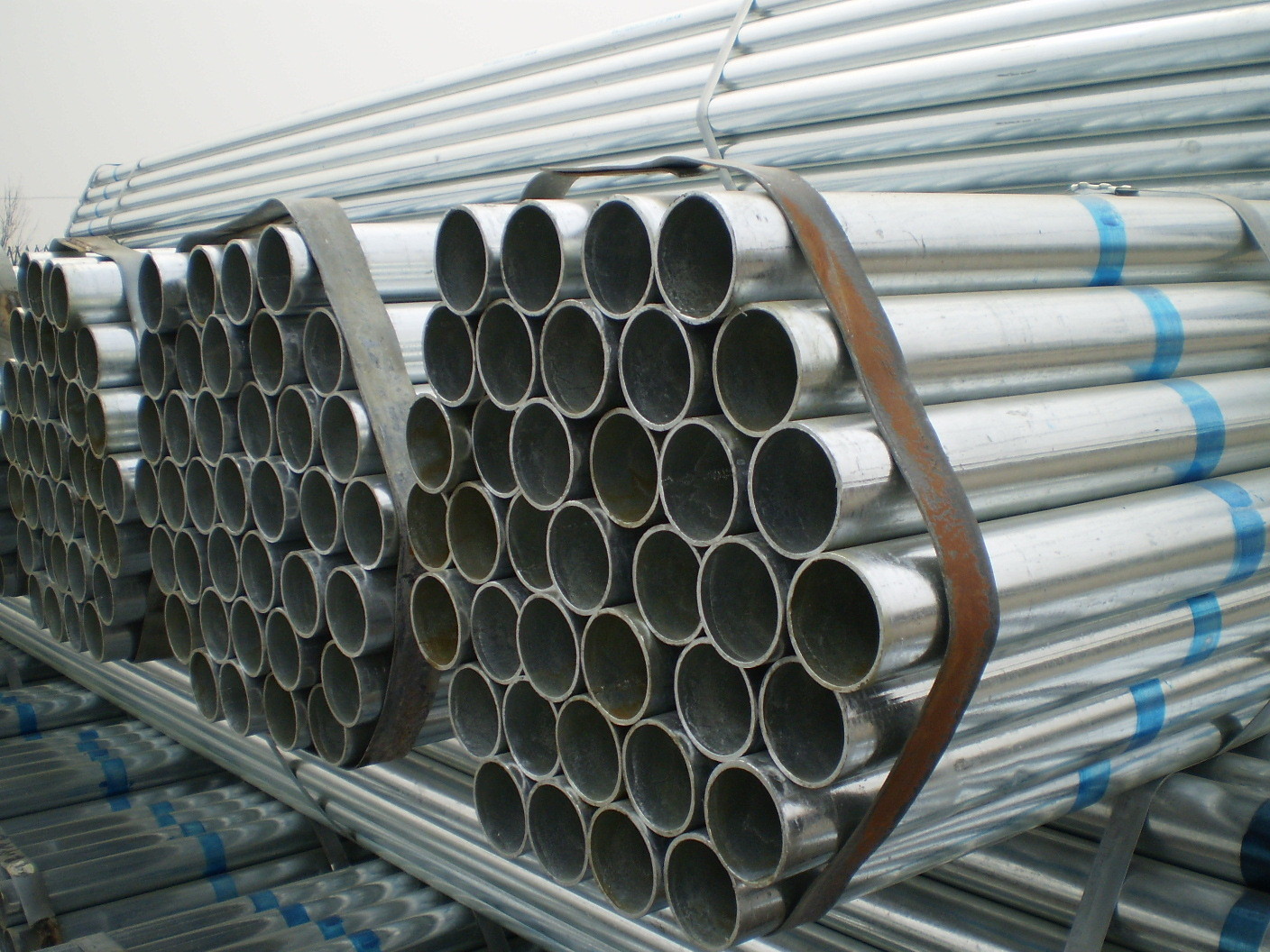 Hot Dipped Galvanized Round Steel Pipe AISI ASTM BS 0.5inch - 16inch OD