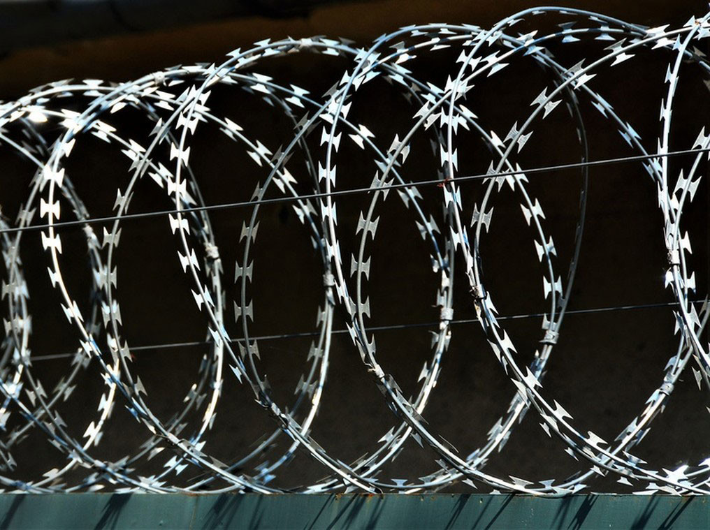 Double Concertina Razor Barbed Wire Straight Line Razor Wire Fence
