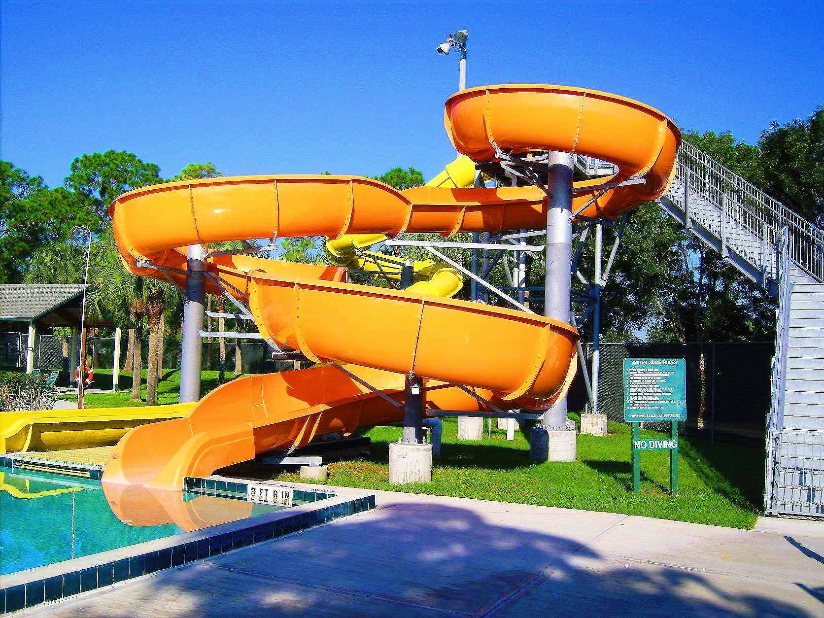 Swimming Pool Game Water Adventure Play Equipment Spiral Fiberglass Slide