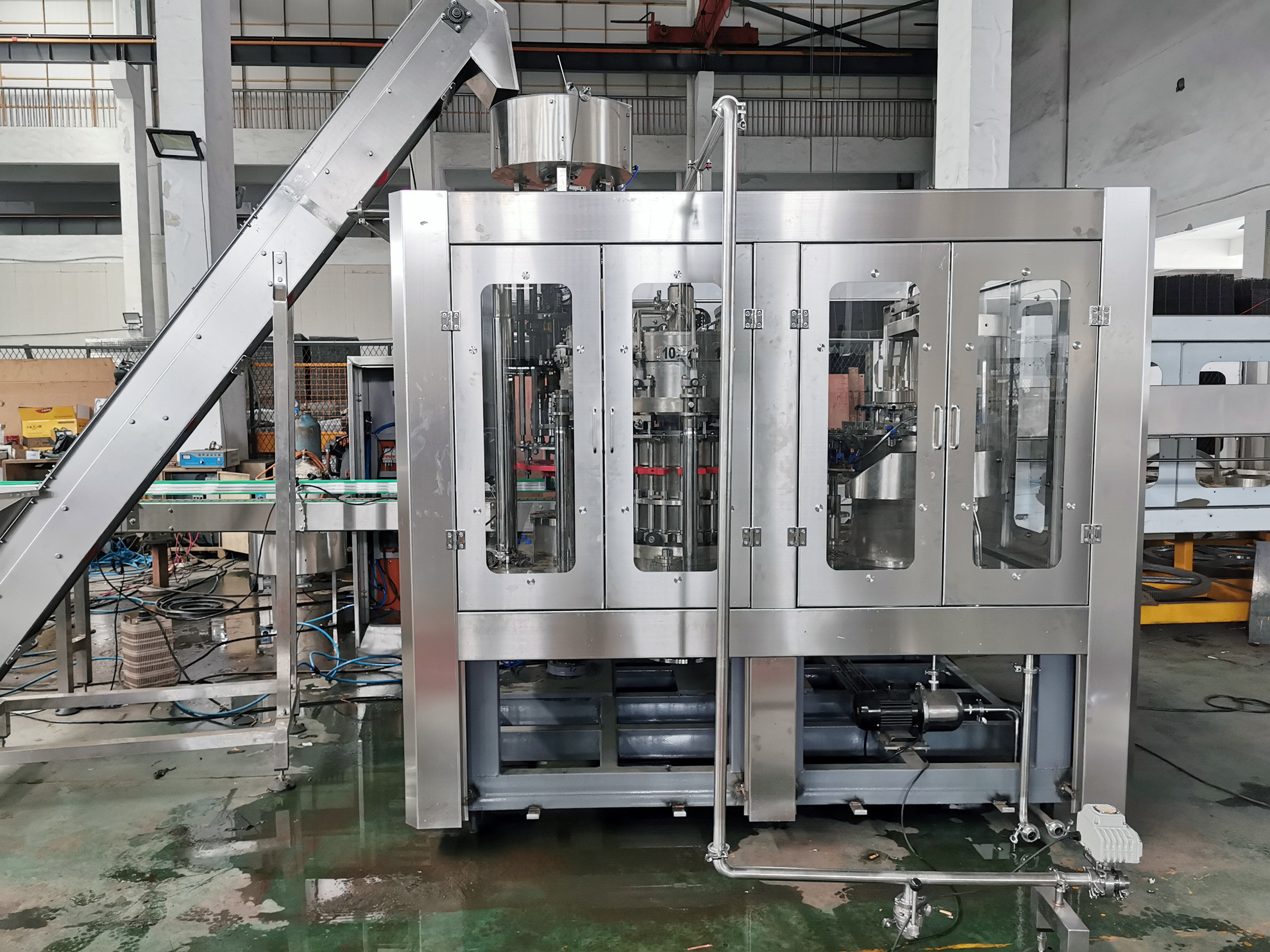 4000BPH 14 Heads Plastic Bottle Filling Machine Magnetic Powered Cap Device