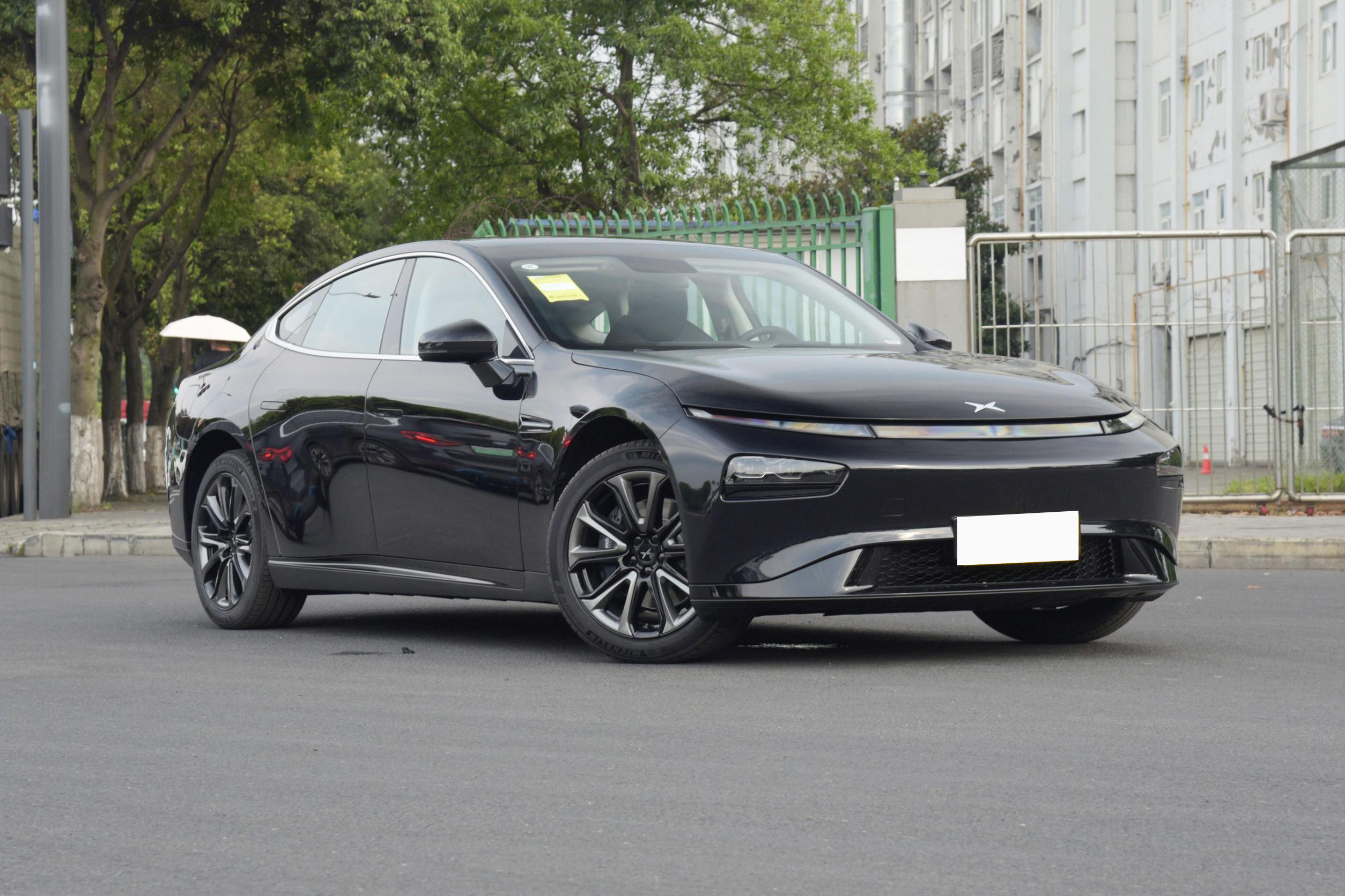 670KM Everbright Electric Car Xpeng P7 New Energy Vehicles 670km Range