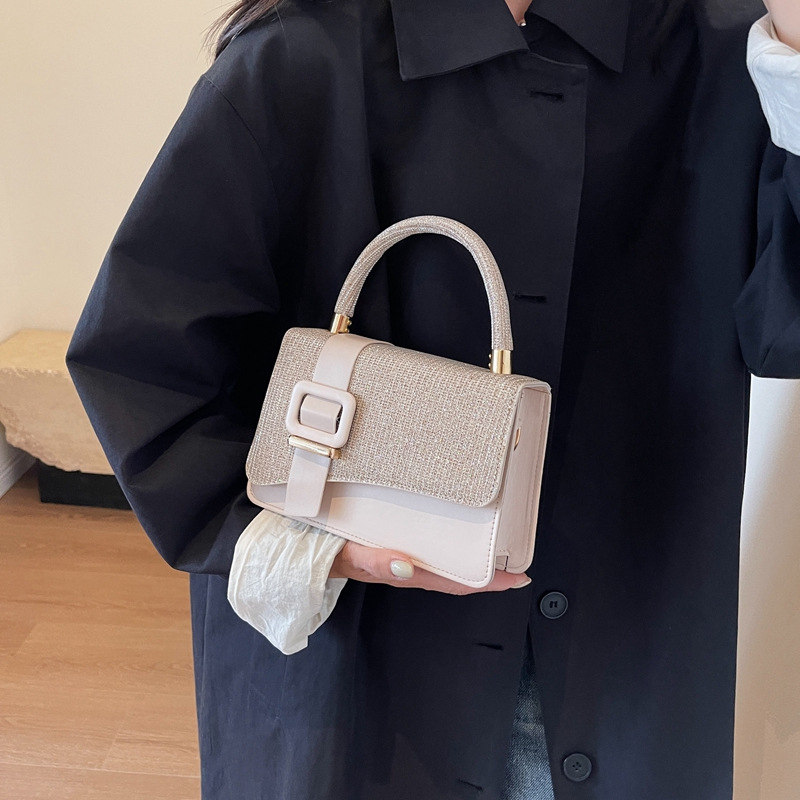 Korean Style PU Leather Woman Crossbody Bag with Polyester Lining and Single Strap
