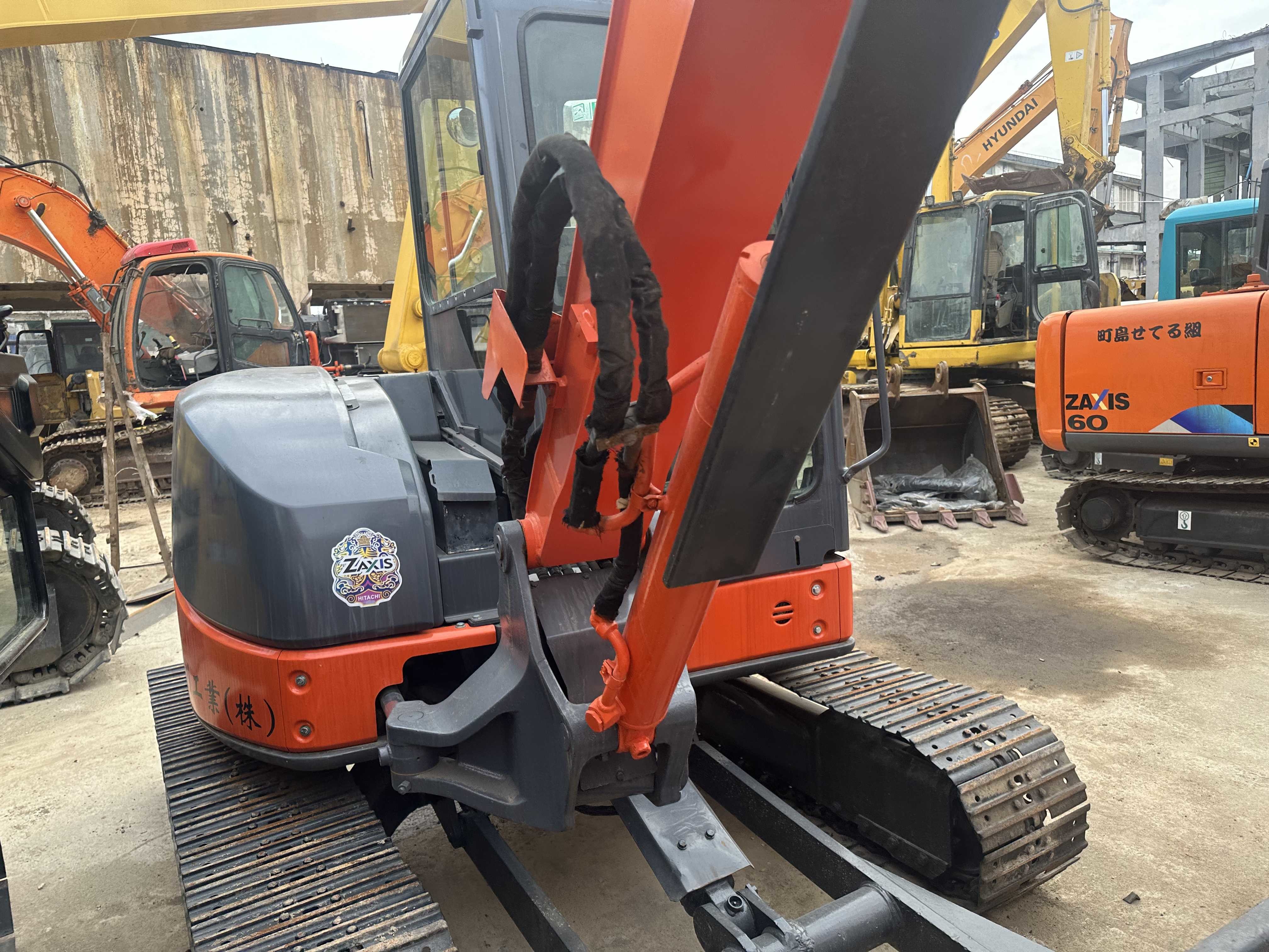 5 Ton Used Crawler Excavator Repossessed Mini Hitachi ZX50U
