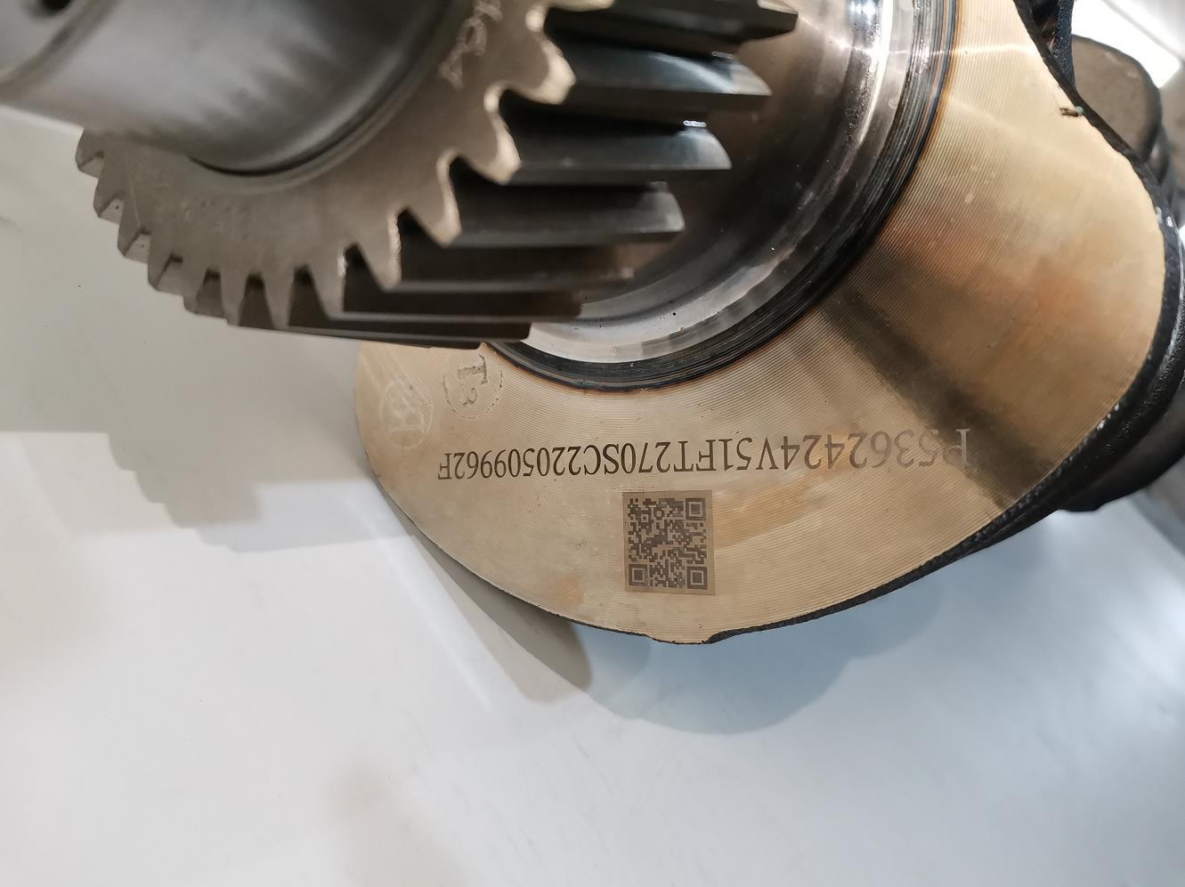 Standard Size 3929037 DCEC Dongfeng Cumminss 6BT5.9 Engine Crankshaft With Gear Design