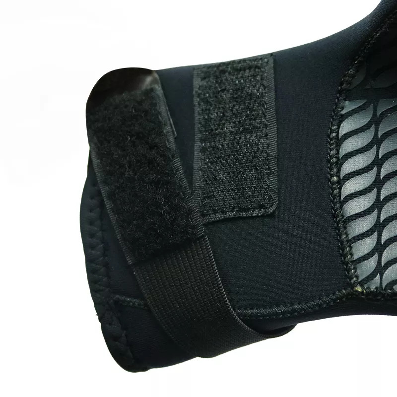 Sell high quality black rubber latex industry safety gloves heavy safety gloves