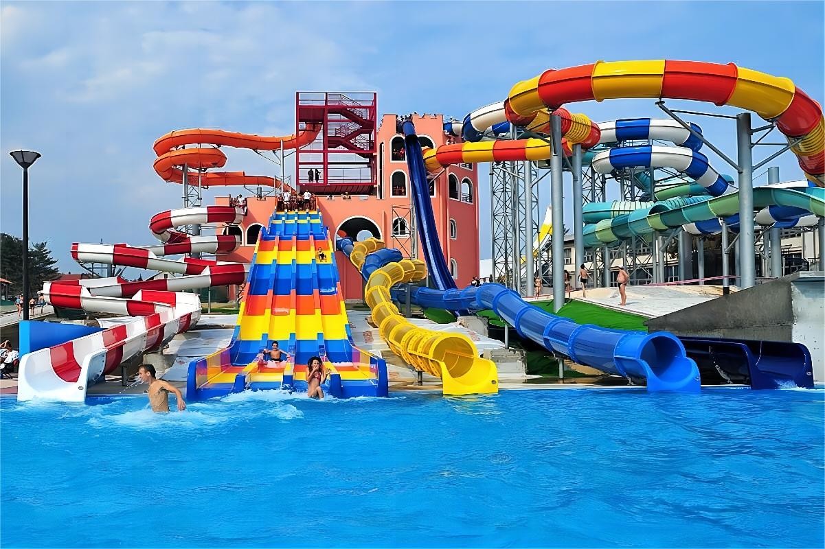 ODM Aqua Park Design Swimming Pool Accessories Long Water Slide for Kids