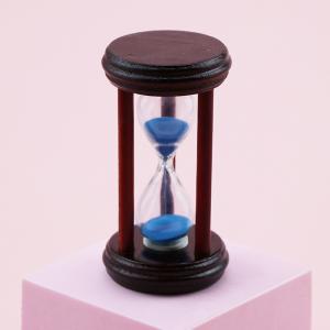 China Customized Wooden Hourglass 2 Minute Vintage Sand Clock Hourglass wholesale