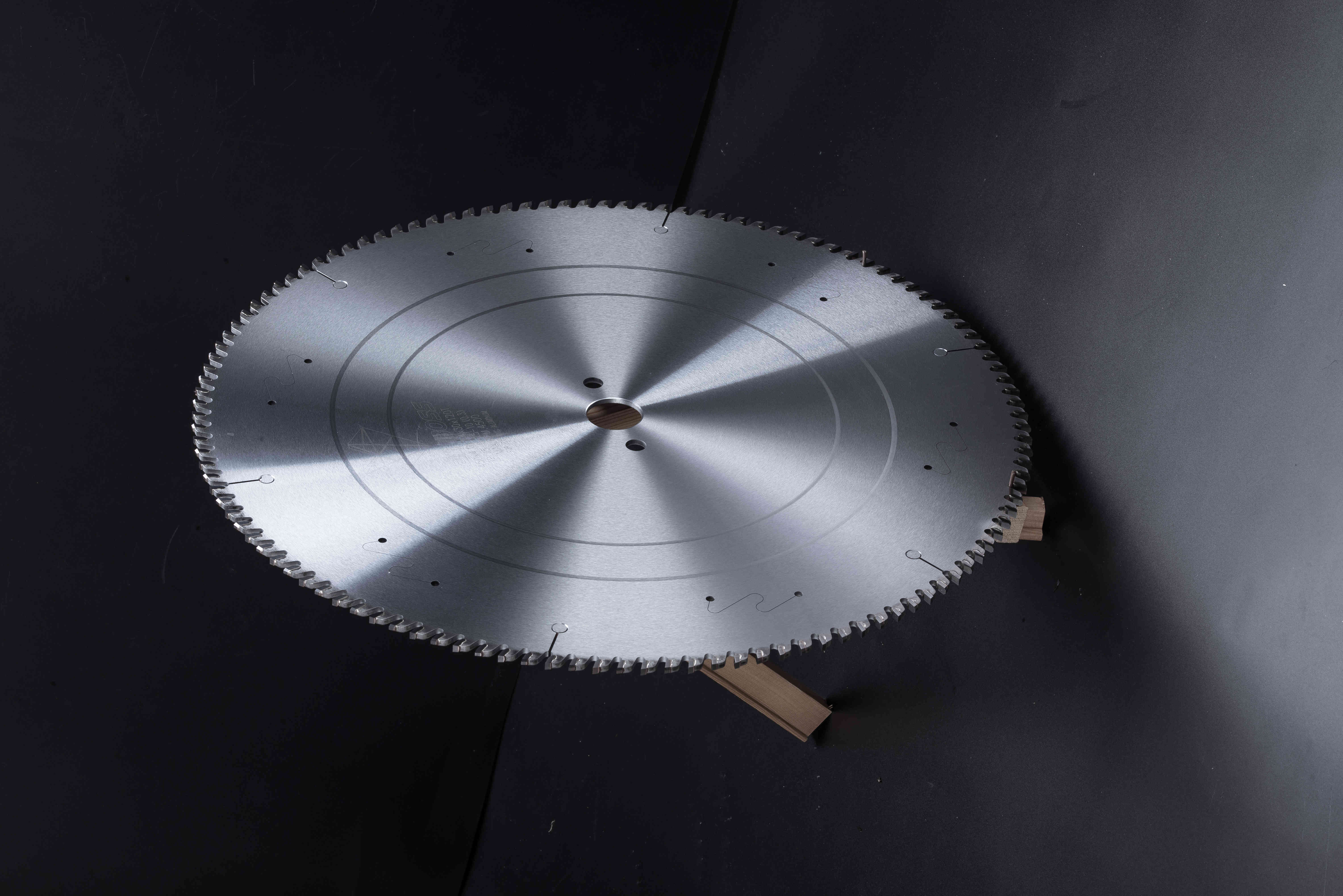 Stable Sliver Aluminum Cutting Blade , Corrosion Resistant Thin Saw Blade