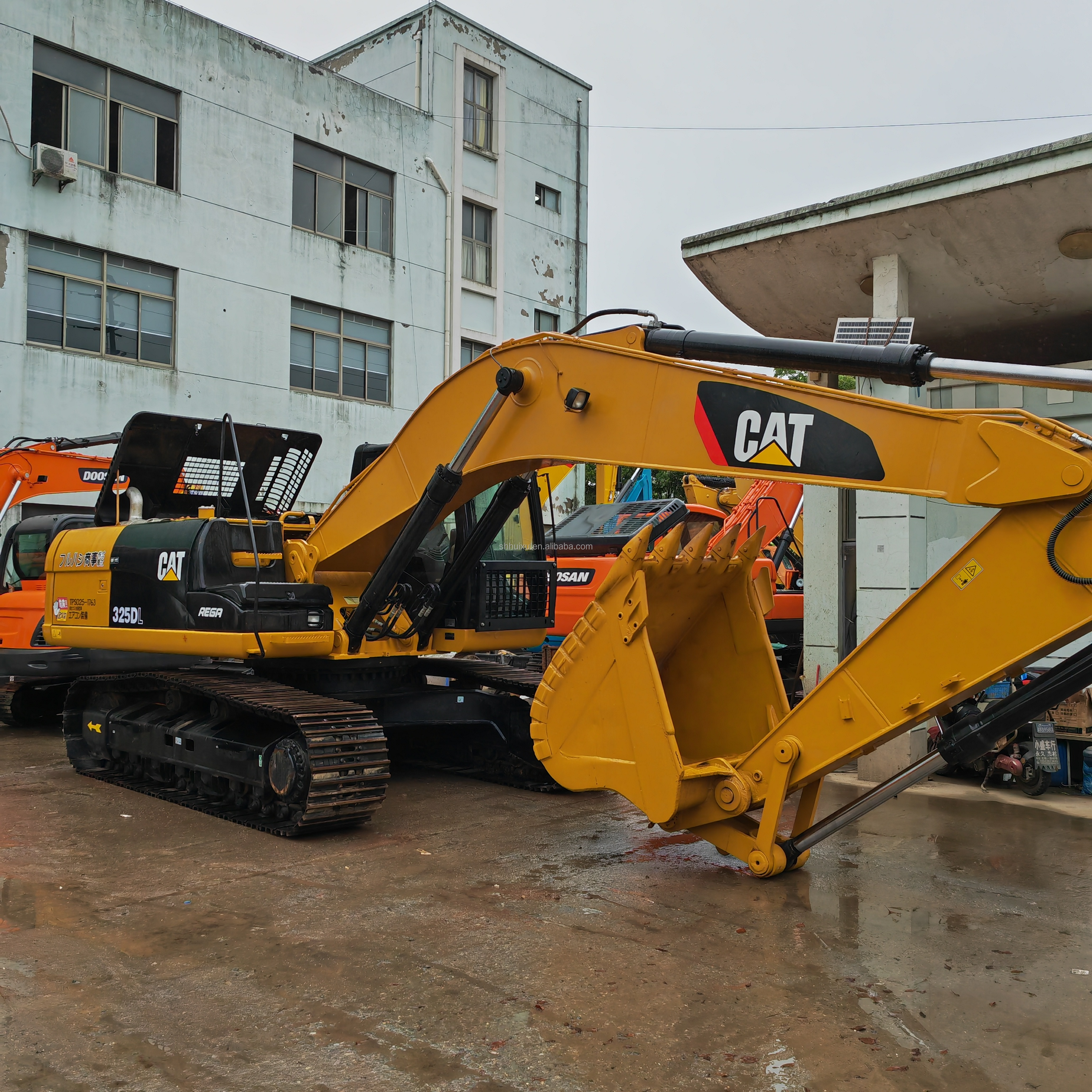 Used excavator Caterpillar CAT325DL 320DL 330D 308E 305.5E / secondhand japan excavator engine in good condition