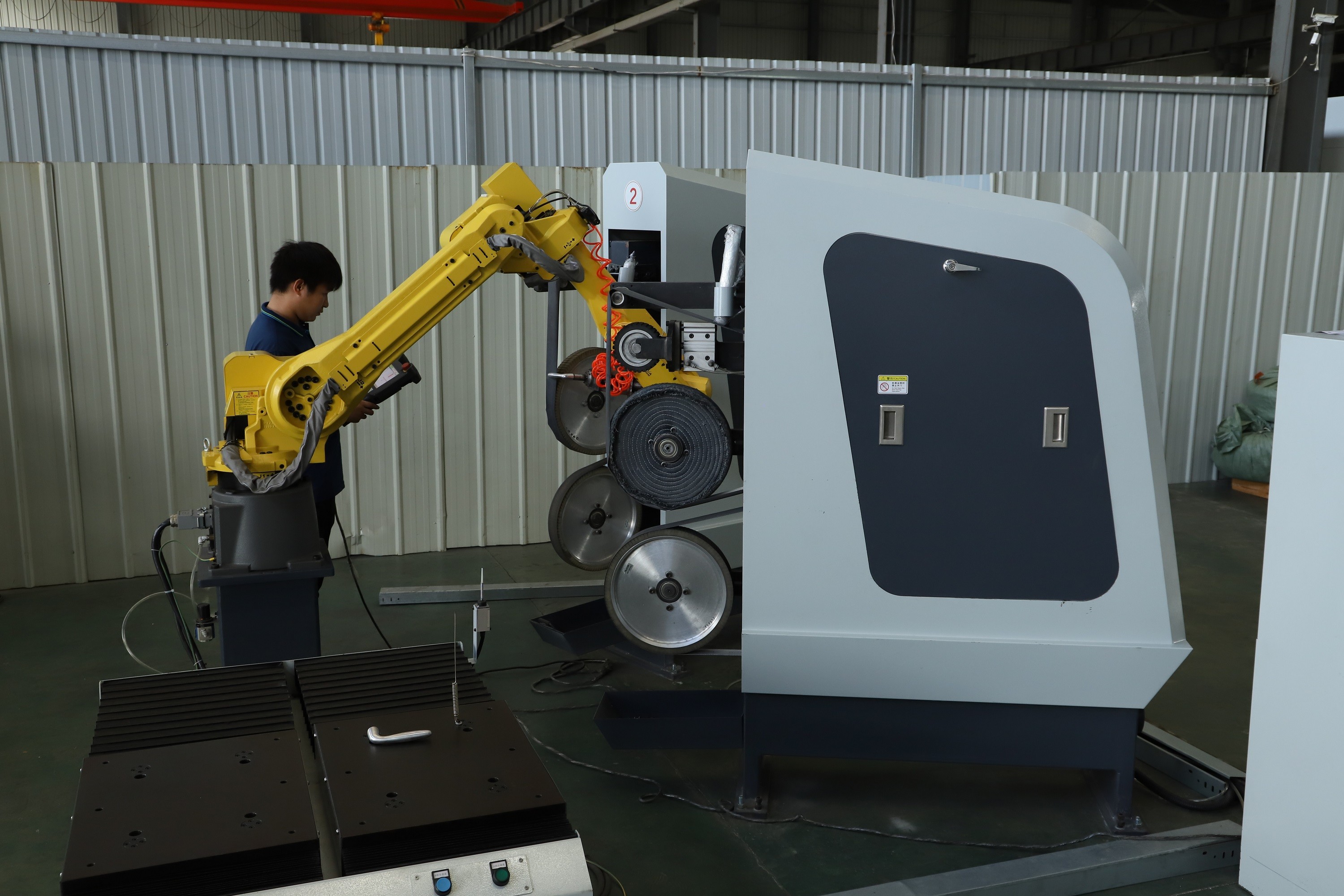 Faucet Handle Metal Surface Grinding/Polishing/Peeling/Milling Machine for Sanitary Ware Factory