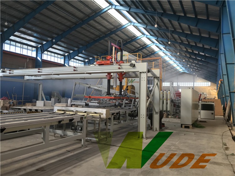 Double Side Synchronous Laminating Line / Short Cycle Lamination Press Machine