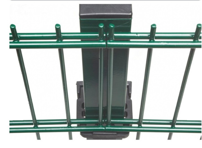 L3m 868 Double Welded PVC Coated Wire Mesh Fence With 48x1.5mm Post