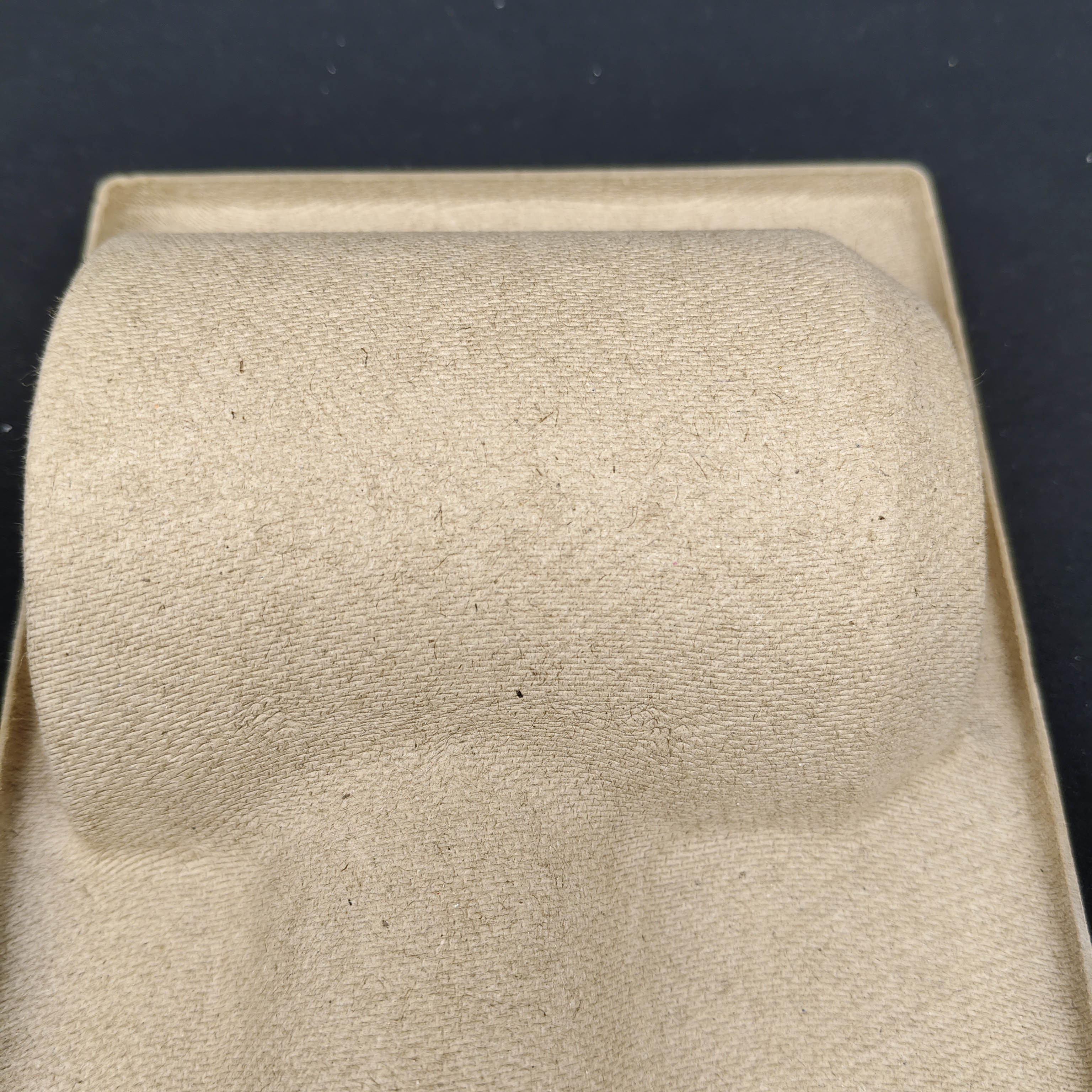 Direct sales from Chinese factories. The pulp molding packaging bases for hair dryers are made of corrugated paper, which is recyclable and biodegrada