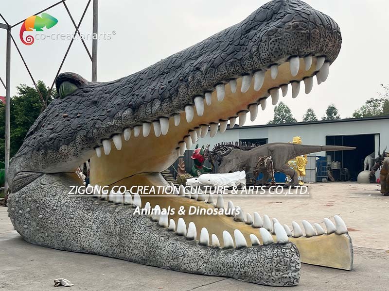 Waterproof Fibreglass Life Size Animals Fiberglass Crocodile Head Door Decoration