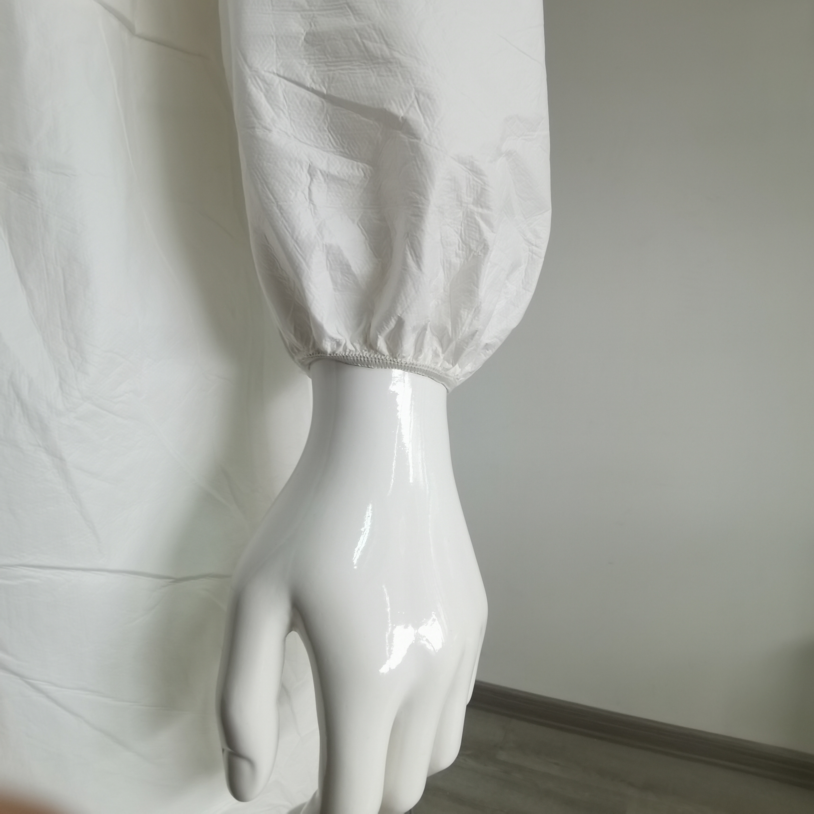 Disposable Non Woven Coverall With Breathable Anti Static Fabric EN1149 Standard