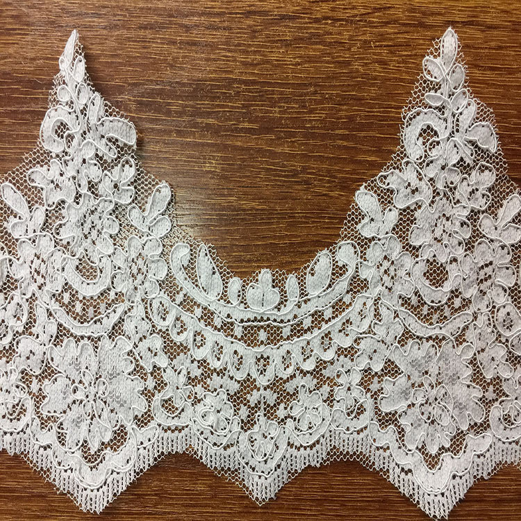 2017 Fancy Lace Eyelash Lace Fabric in Different Color