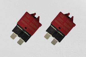 China Red Resettable Circuit Breaker Blade Fuse 28VDC 5A Rated Current wholesale
