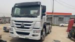 Tubeless Tire Design Used Sinotruk HOWO 371 Truck Head Tractor Dump Truck at