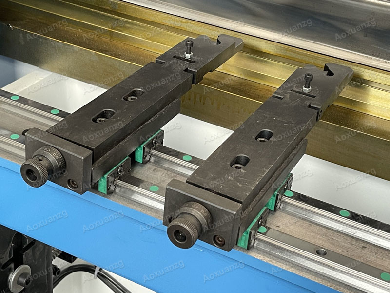 1mm Stainless Steel Plate CNC Hydraulic Press Brakes 2500mm Servo Cnc Bending Machine