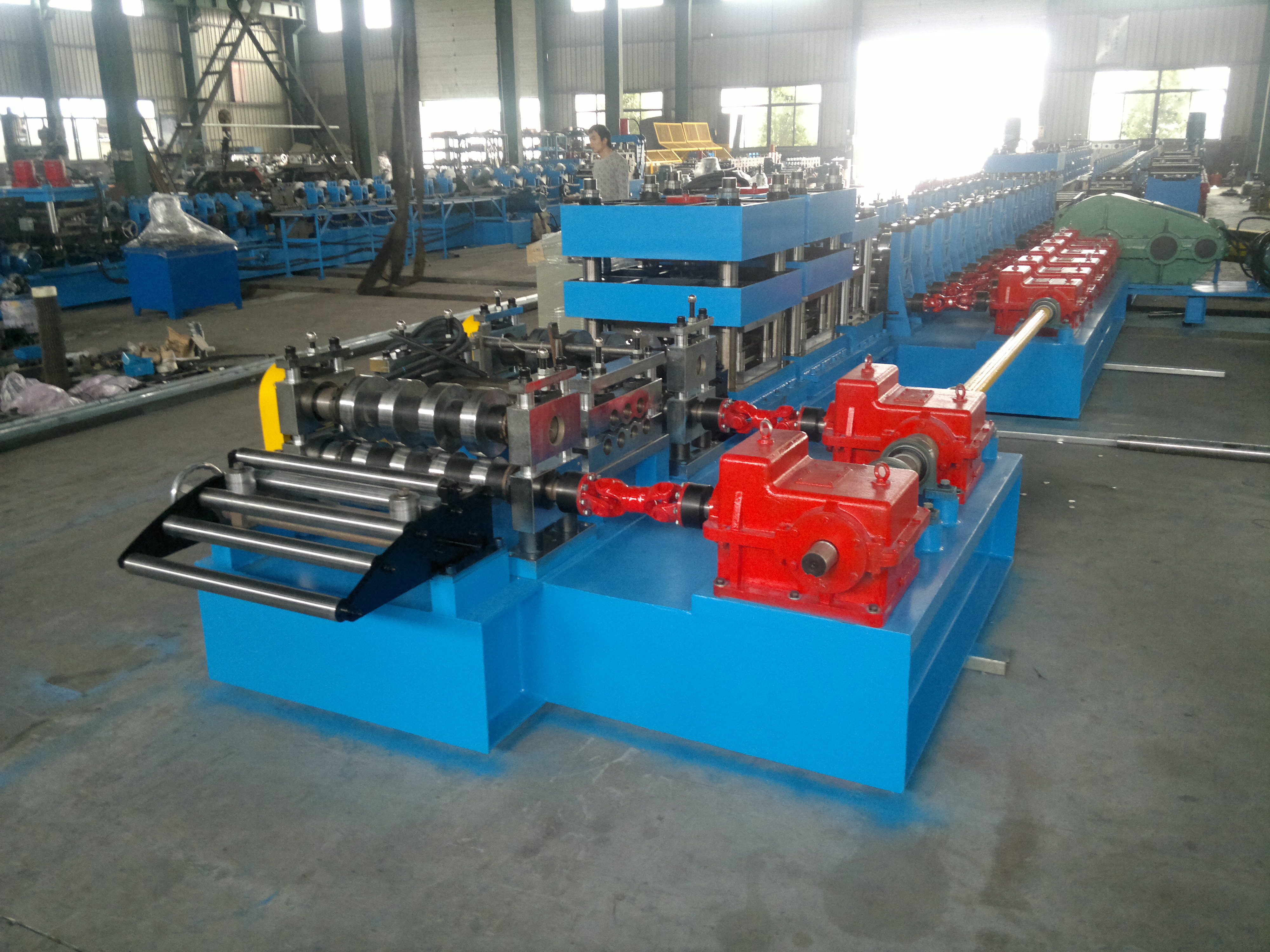 45KW Power High Speed Standard Two Waves Guard Rail Roll Forming Machine for Highway and Relate Fields