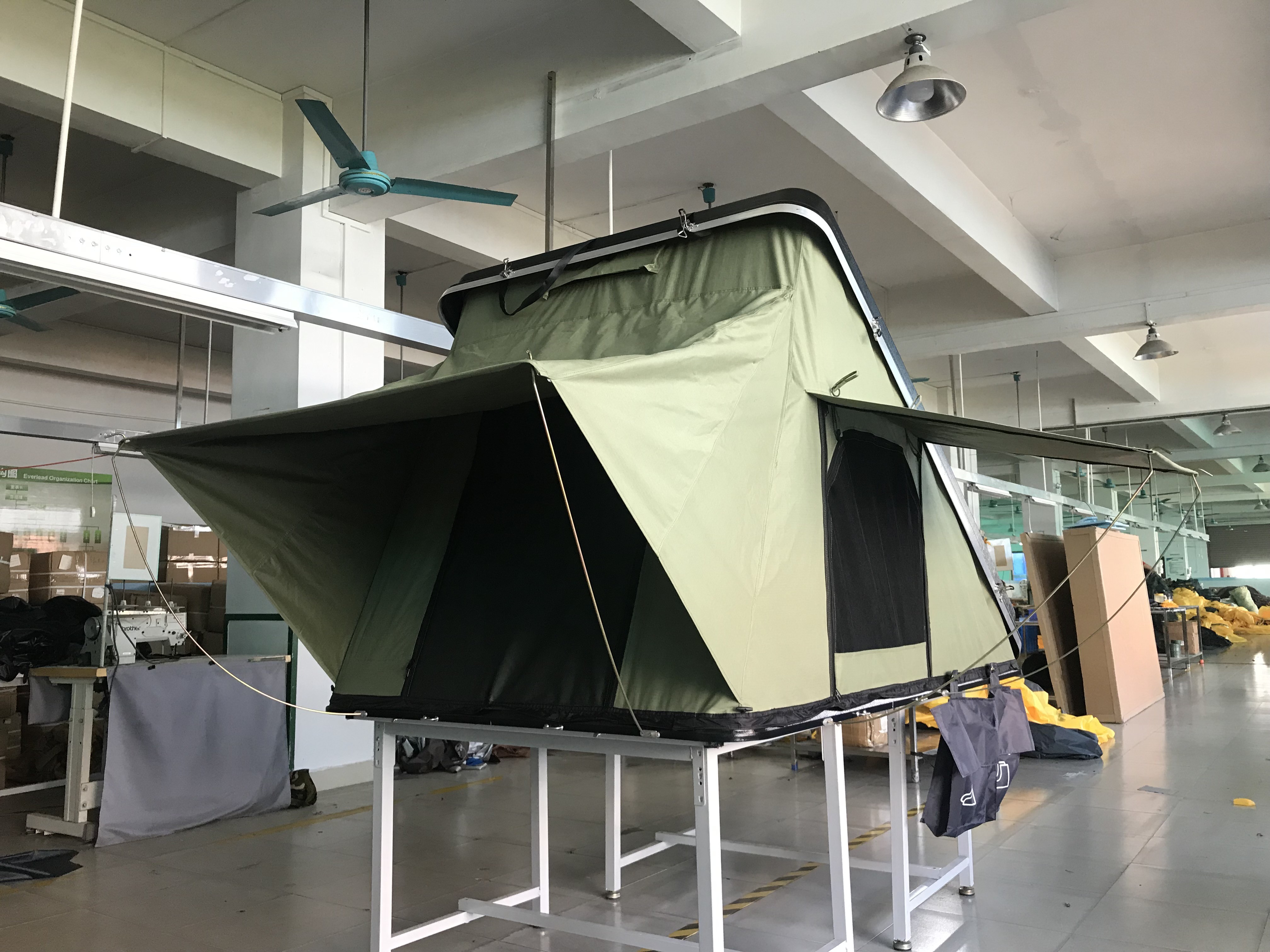 2 Person One Bedroom 4wd Triangular Car Camping Tent