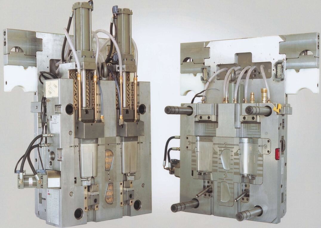 Accurate Plastic Parts Precision Injection Mould Steel Material With Hydraulic Driven