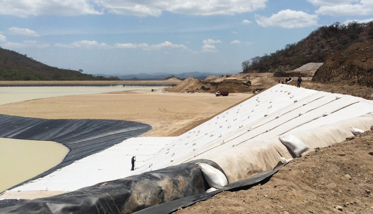 4000gsm-7000gsm Sodium Bentonite Geosynthetic Clay Liner Gcl for Pond Lake and Landfill