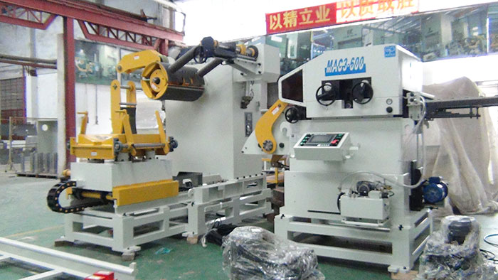 NC servo feeder