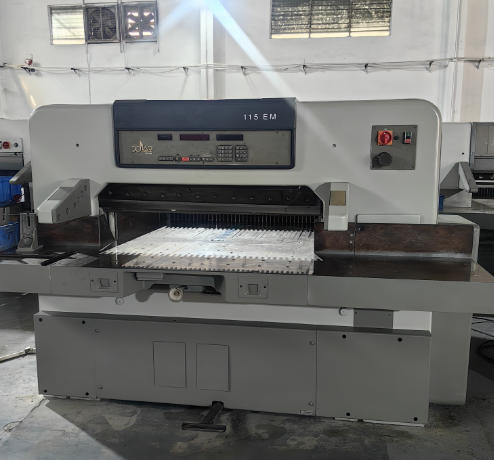 3600KG Weight Automatic A4 Paper Cutting Machine for Precise Cutting in 1994