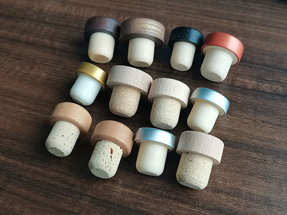 Customized Logo Animal Head Bottle Caps for Sophisticated Glass Collar Wine Bottles
