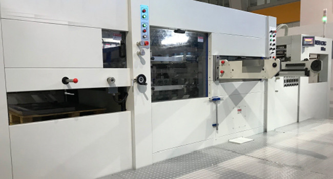 7000 Sheets/H Paper Carton Box Die Cutting Machine , Automatic Flatbed Die Cutter