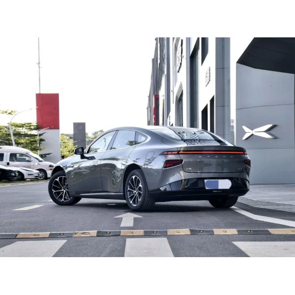 XPENG P7 EV NEDC Pure Charge 586KM 5 Door 5 Seater Sedan 196kw 360 Camera