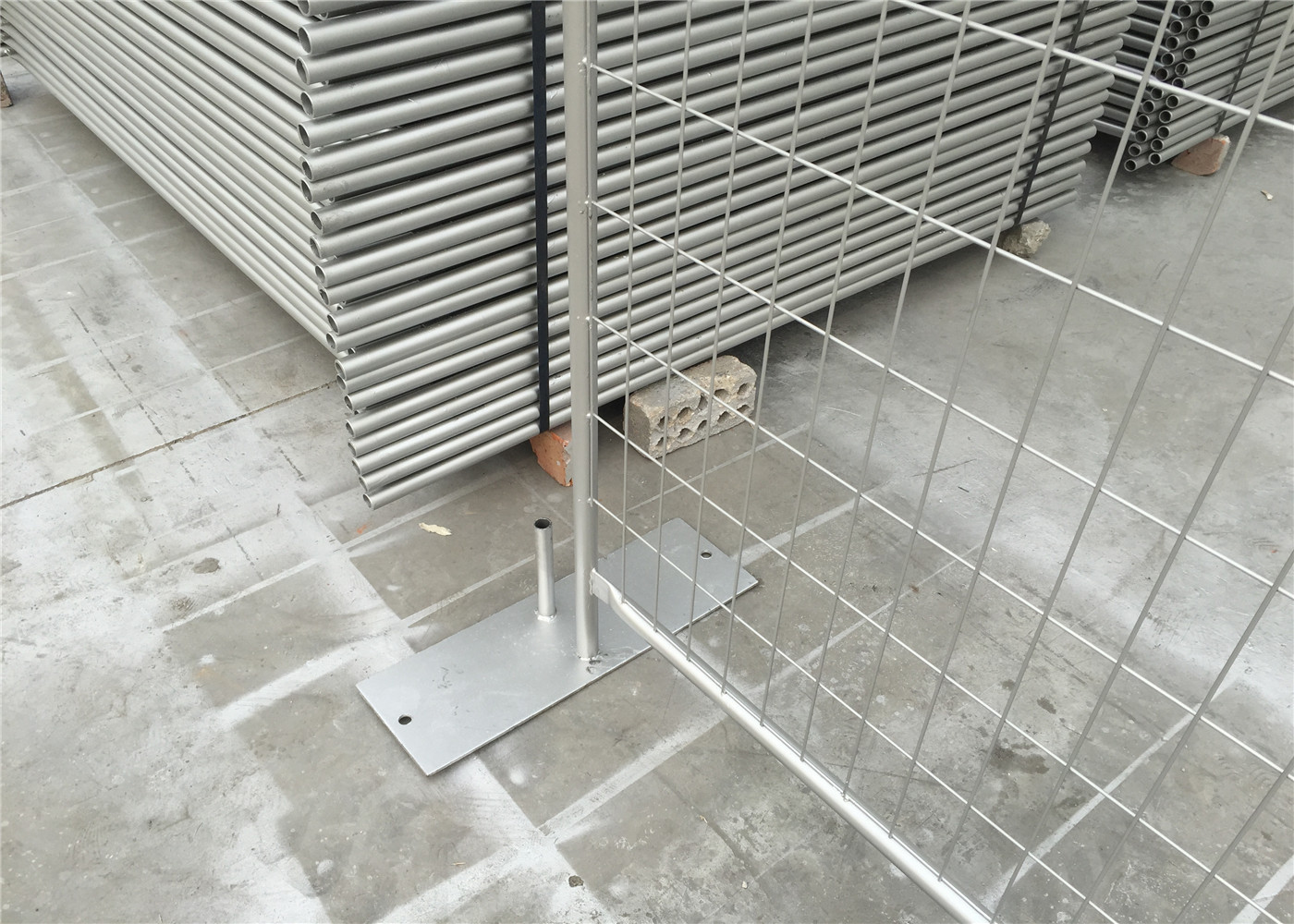 QUEENSCLIFF temporary fence supplier standard temp fence site fencing panels AS4687-2007 construction fencing panels