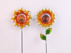 China Solar Metal Flower Decorations Outdoor Plug In Decorations Tulip Flower Sunflower wholesale